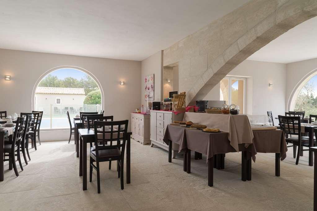 Hotel Val Baussenc, The Originals Relais Maussane-les-Alpilles